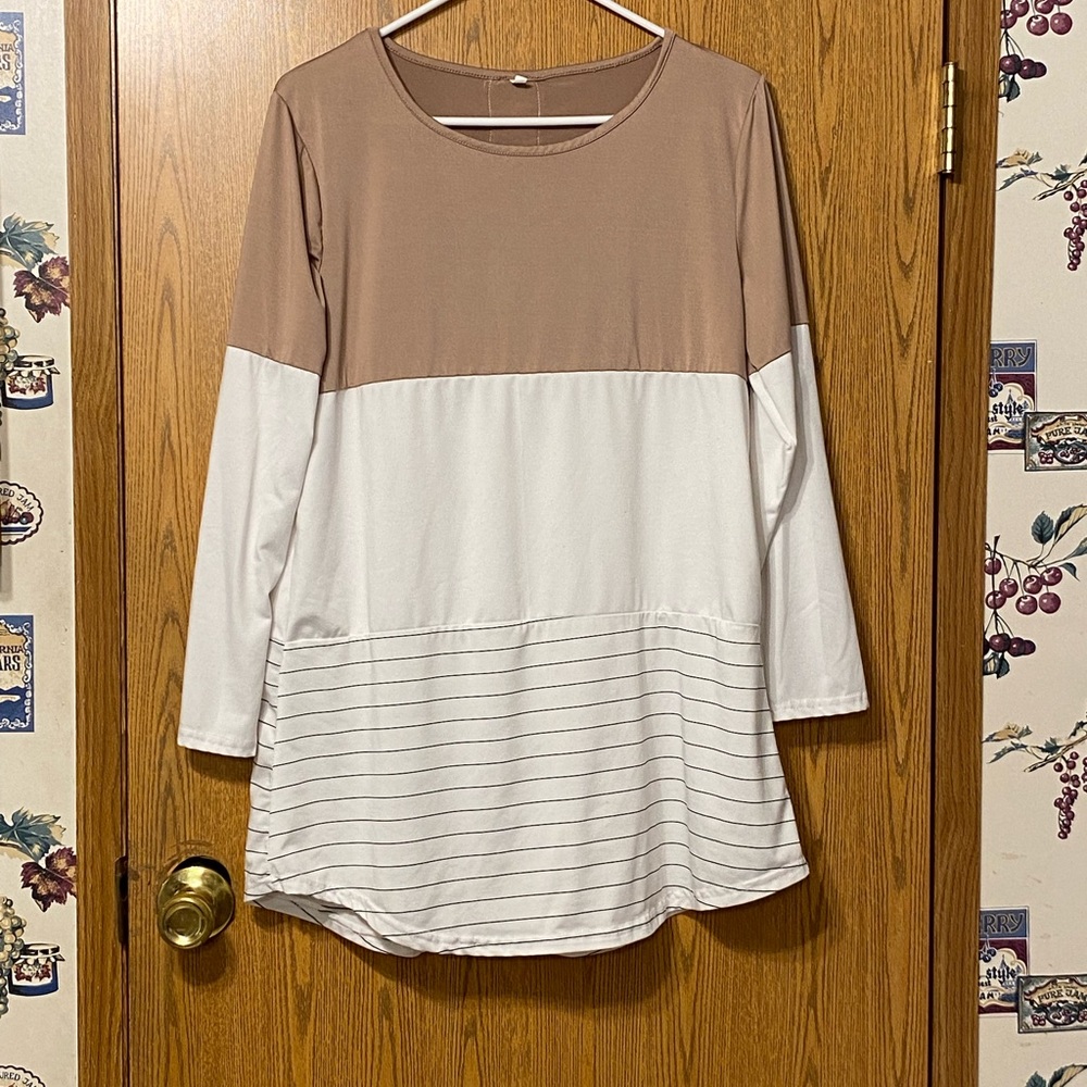 Cute lightweight silky top sz L
